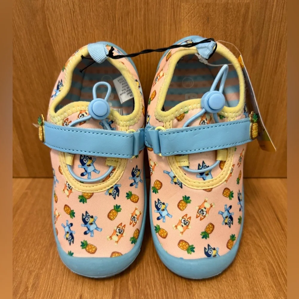 Bluey Kids Water Shoes Size 11/12 (NWT)